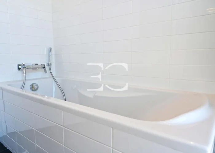 Apartament Promo Easy Cles- Superb Flat 300m From The